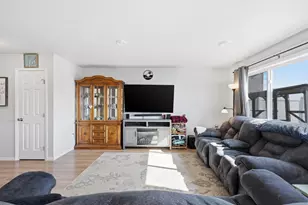 6824 Meadow View Dr S, Fargo, ND 58104 - Photo 6