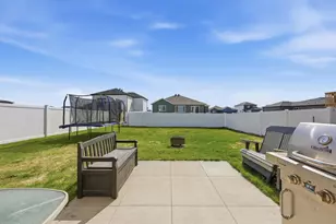 6824 Meadow View Dr S, Fargo, ND 58104 - Photo 28