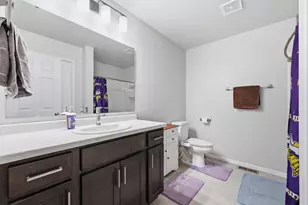 6824 Meadow View Dr S, Fargo, ND 58104 - Photo 20