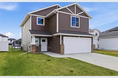 6824 Meadow View Drive S, Fargo, ND 58104 - Photo 2