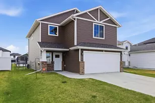 6824 Meadow View Dr S, Fargo, ND 58104 - Photo 2