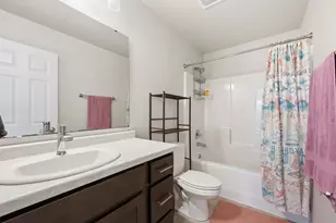 6824 Meadow View Dr S, Fargo, ND 58104 - Photo 26