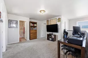 6824 Meadow View Dr S, Fargo, ND 58104 - Photo 16