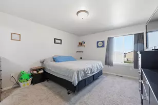 6824 Meadow View Dr S, Fargo, ND 58104 - Photo 18