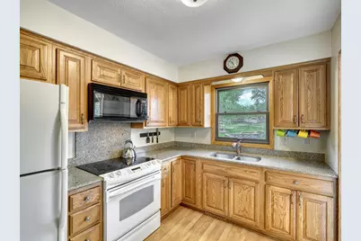 10133 Drew Avenue S, Bloomington, MN 55431 - Photo 8