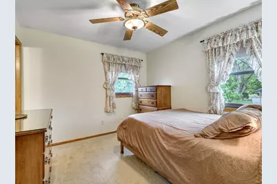 10133 Drew Avenue S, Bloomington, MN 55431 - Photo 10