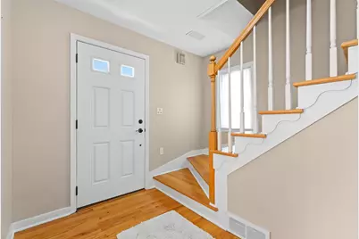 827 10 1/2 Street SW, Rochester, MN 55902 - Photo 2