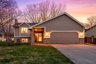 8690 Chanhassen Hills Dr N, Chanhassen, MN 55317 - Photo 1