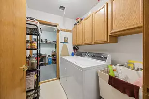 8541 Stratford Ln, Brooklyn Park, MN 55443 - Photo 18