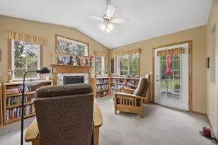 8541 Stratford Ln, Brooklyn Park, MN 55443 - Photo 4