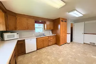 451 Paul Ave, Lake Wilson, MN 56151 - Photo 10