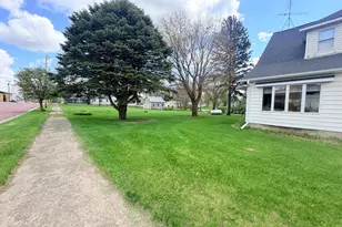 451 Paul Ave, Lake Wilson, MN 56151 - Photo 4
