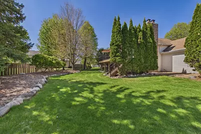 10211 Lee Drive, Eden Prairie, MN 55347 - Photo 12
