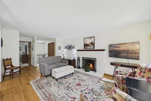 10211 Lee Dr, Eden Prairie, MN 55347 - Photo 4