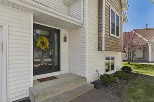 10211 Lee Dr, Eden Prairie, MN 55347 - Photo 2