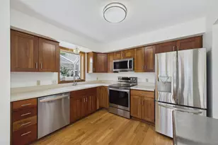 10211 Lee Dr, Eden Prairie, MN 55347 - Photo 8
