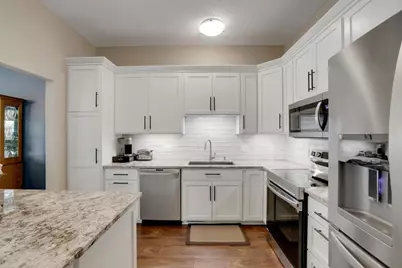 881 Kimberly Lane, Chanhassen, MN 55317 - Photo 6