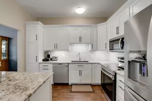 881 Kimberly Ln, Chanhassen, MN 55317 - Photo 6