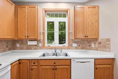 8903 Preserve Trail, Savage, MN 55378 - Photo 12