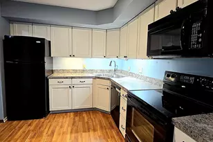 2455 Londin Ln E, Maplewood, MN 55119 - Photo 8