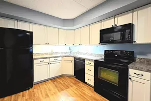 2455 Londin Ln E, Maplewood, MN 55119 - Photo 2