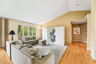7423 Hyde Park Ln, Edina, MN 55439 - Photo 8