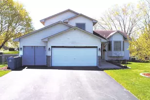 2062 122nd Ave NW, Coon Rapids, MN 55448 - Photo 2