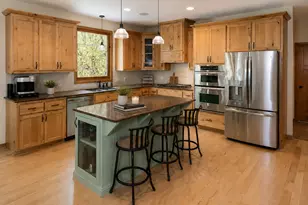 2110 Valley Creek Ln, Shakopee, MN 55379 - Photo 2