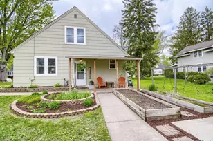 527 W Division St, River Falls, WI 54022 - Photo 28
