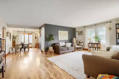 527 W Division Street, River Falls, WI 54022 - Photo 4