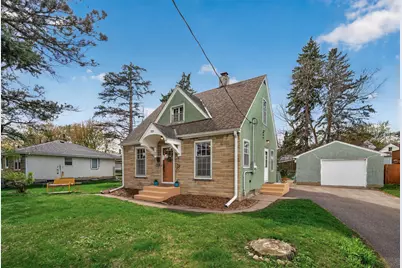 721 Parkway Drive, Saint Paul, MN 55106 - Photo 2