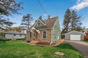 721 Parkway Dr, Saint Paul, MN 55106 - Photo 2