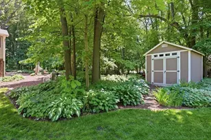 1021 Wildwood Way, Chaska, MN 55318 - Photo 56