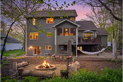 1021 Wildwood Way, Chaska, MN 55318 - Photo 4