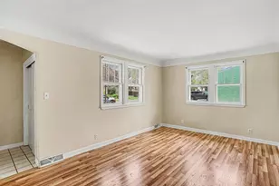 2042 Cottage Ave E, Saint Paul, MN 55119 - Photo 4