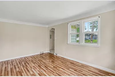 2042 Cottage Avenue E, Saint Paul, MN 55119 - Photo 6