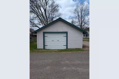 715 3rd Street SE, Little Falls, MN 56345 - Photo 2