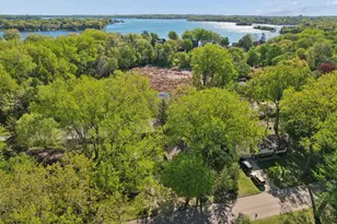 75 Pleasant Ln E, Excelsior, MN 55331 - Photo 2