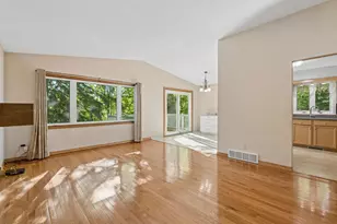 75 Pleasant Ln E, Excelsior, MN 55331 - Photo 8