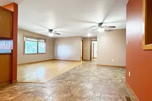 431 Spring St, Tracy, MN 56175 - Photo 12