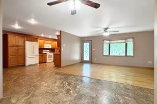 431 Spring St, Tracy, MN 56175 - Photo 14
