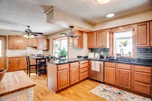 2722 Vale Crest Rd, Crystal, MN 55422 - Photo 4