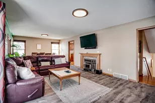 2722 Vale Crest Rd, Crystal, MN 55422 - Photo 16