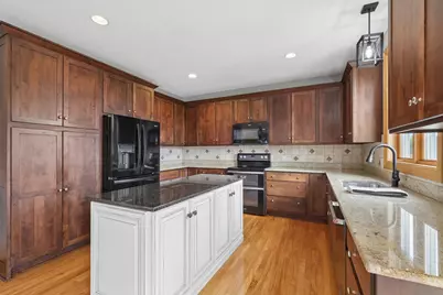 10828 Jersey Circle N, Brooklyn Park, MN 55445 - Photo 6