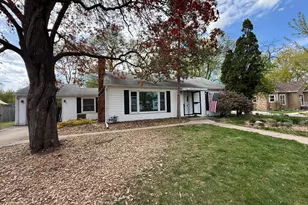 3911 Welcome Ave N, Robbinsdale, MN 55422 - Photo 2