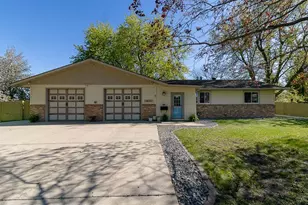 1425 Rice Lk St, Owatonna, MN 55060 - Photo 2