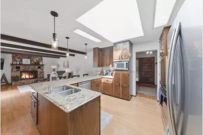 2067 Kings Road, Eagan, MN 55122 - Photo 14