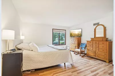 2067 Kings Road, Eagan, MN 55122 - Photo 20
