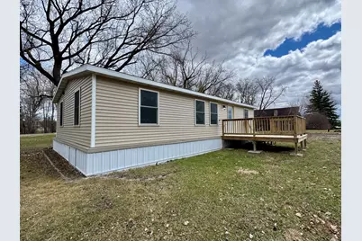 202 Washington Street SE, Warroad, MN 56763 - Photo 2