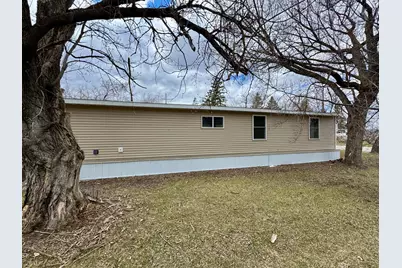 202 Washington Street SE, Warroad, MN 56763 - Photo 4